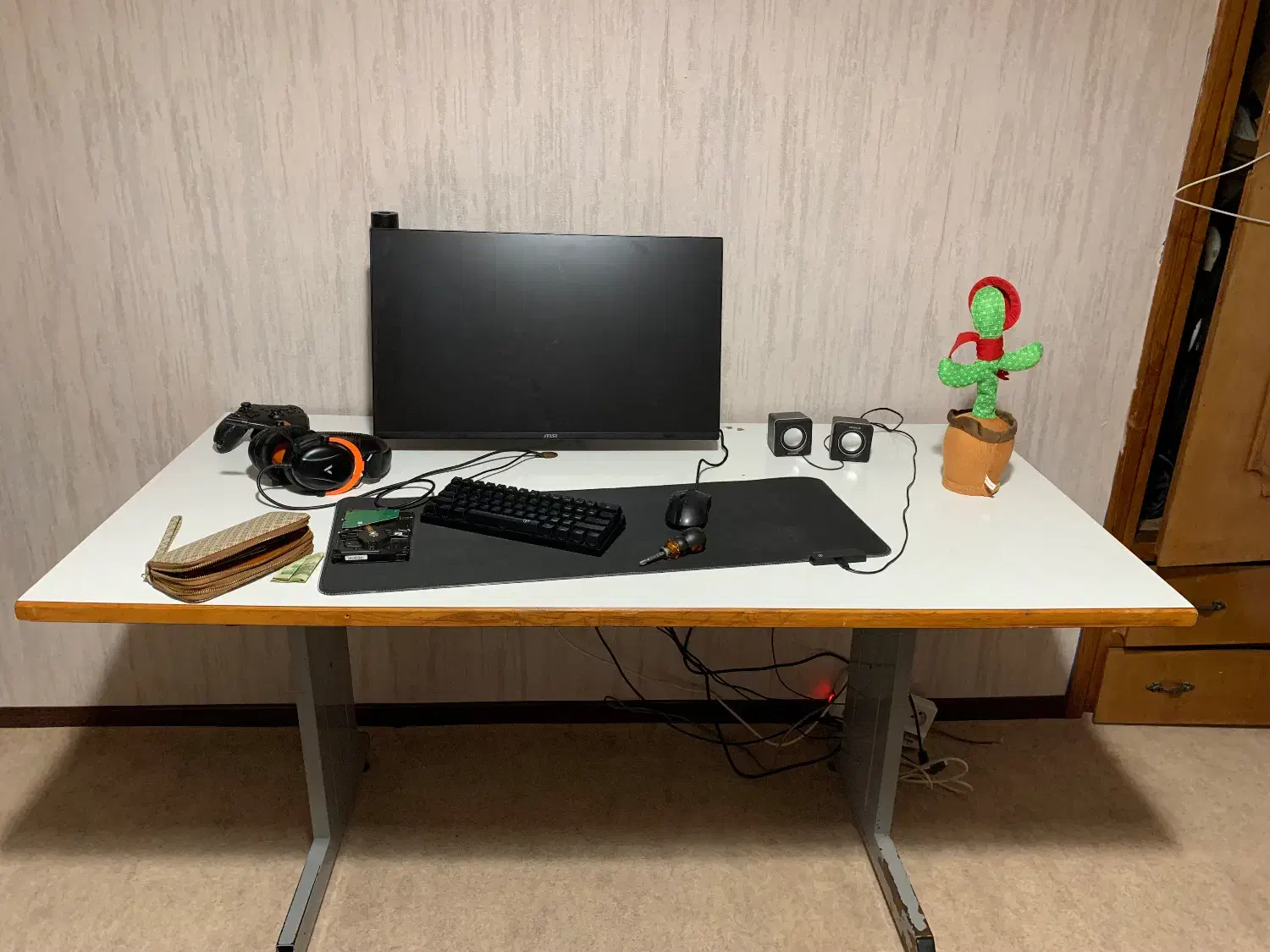 فروش میز مناسب خیاطی و کامپیوتر|میز تحریر و کامپیوتر|بهشهر, |دیوار