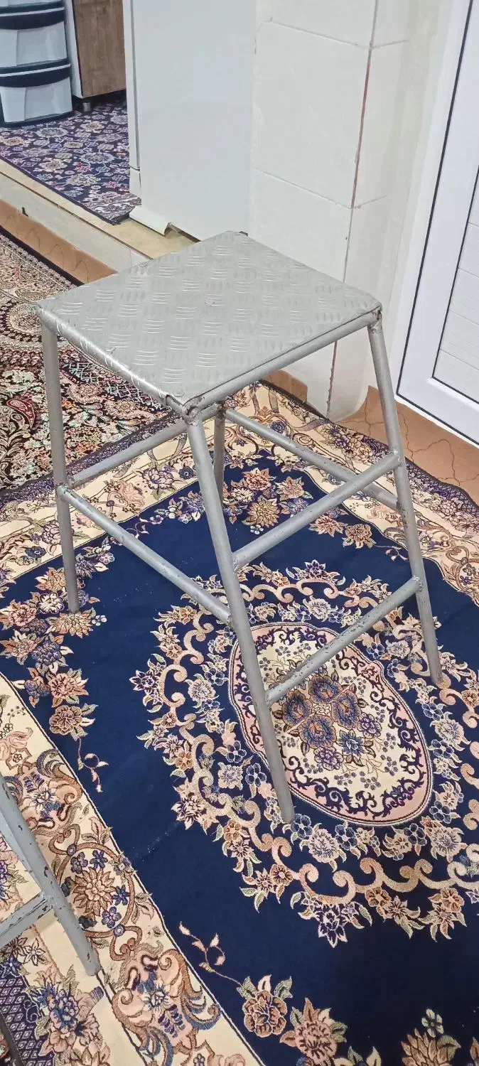 چهار پایه اهنی|صندلی و نیمکت|کرمانشاه, |دیوار