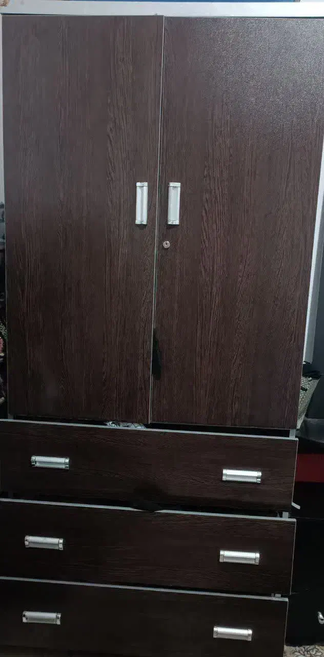 کمد ایستاده ۳تاهم کشو داره سالم هست فوری فروشی|جاکفشی، کمد، دراور|ملارد, |دیوار