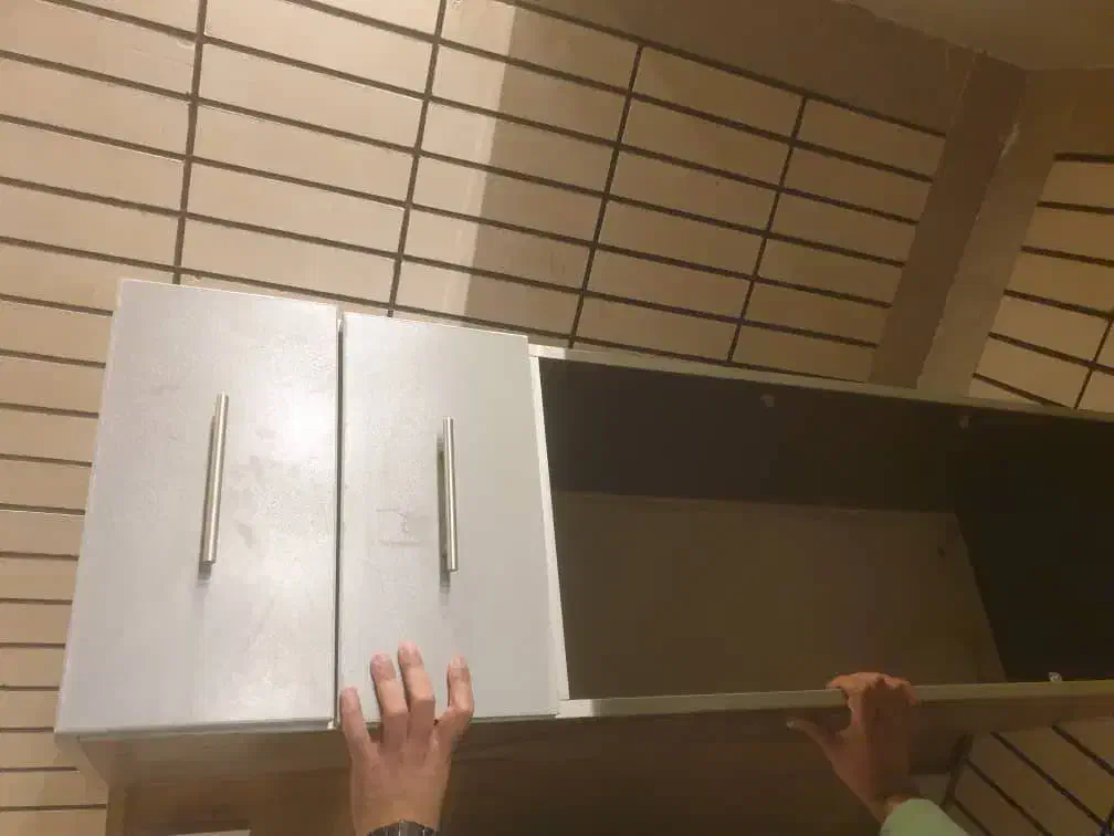 چندتا دکور ارایشگاه و لامپ ریلی|جاکفشی، کمد، دراور|سیرجان, |دیوار