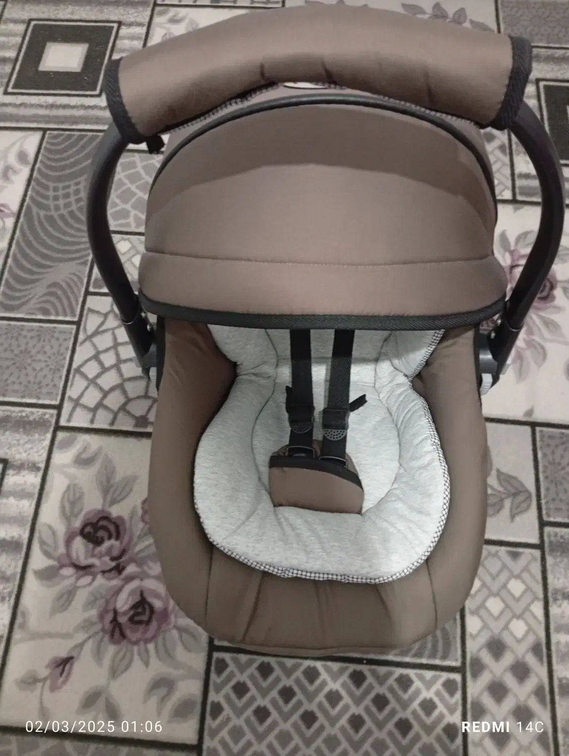 کریر|تخت و صندلی بچه|قم, شهر قائم|دیوار