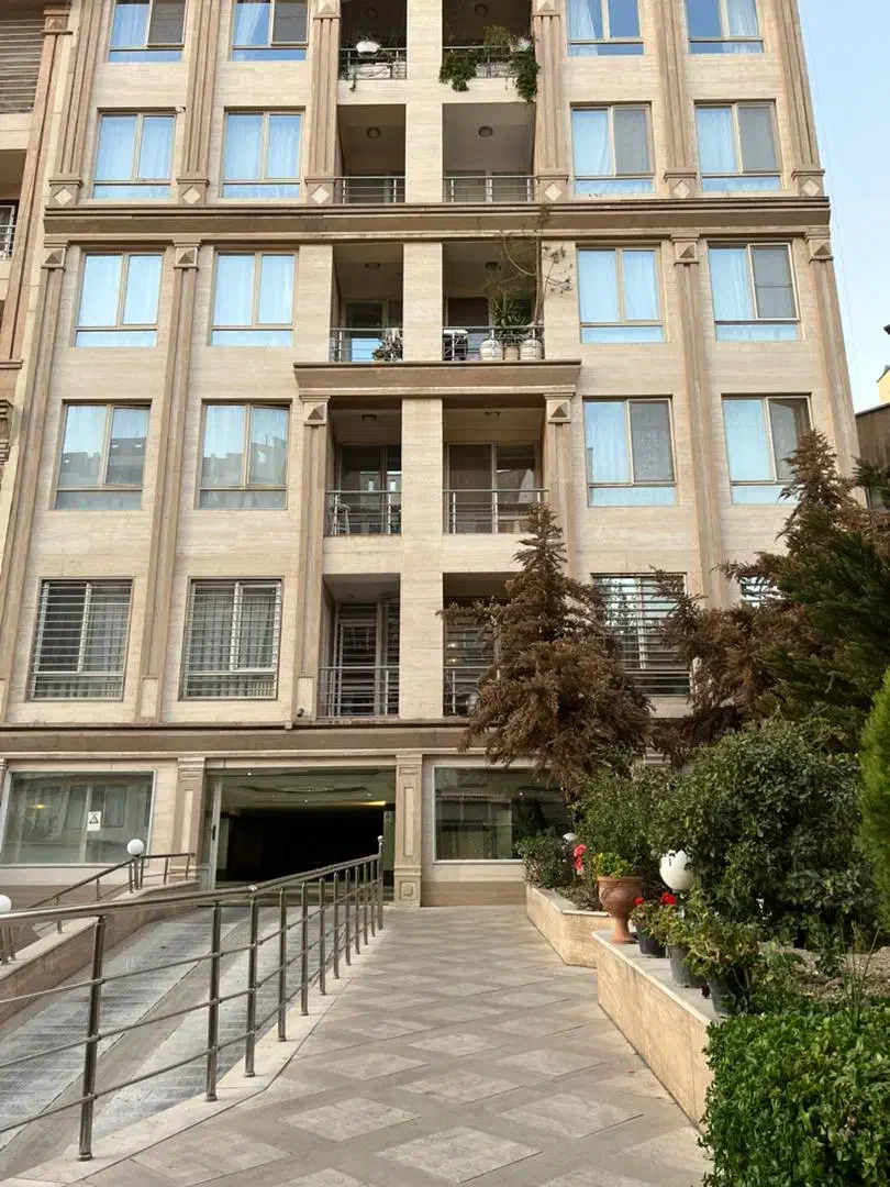 ۸۰متر //دادمان//حتی مجرد