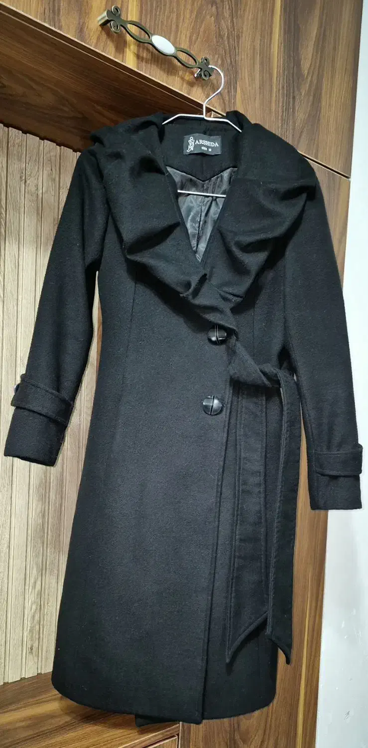 پالتو و کت و کاپشن و شلوار|لباس|صومعه‌سرا, |دیوار