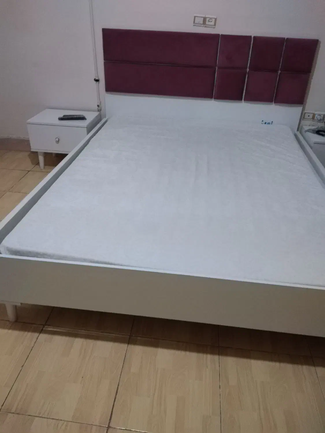 تخت دو نفره و تشک|تخت و سرویس خواب|شاهین‌شهر, فردوسی|دیوار