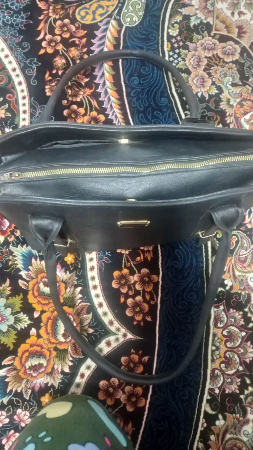 کیف نو|کیف، کفش، کمربند|صحنه, |دیوار