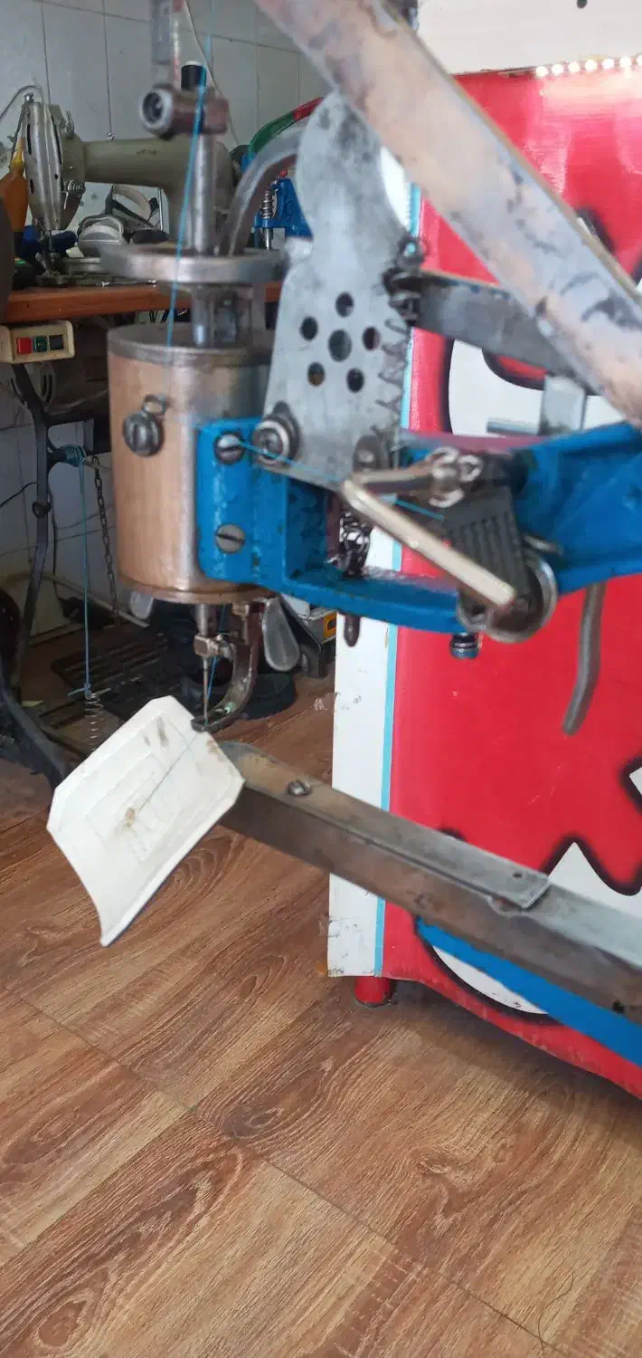 چرخ کفاشی|چرخ خیاطی و ریسندگی|نیشابور, گنبد سبز|دیوار