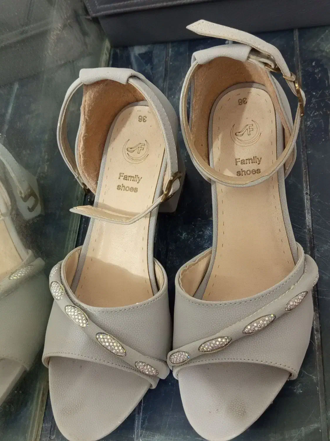 کفش|کیف، کفش، کمربند|زاهدان, |دیوار