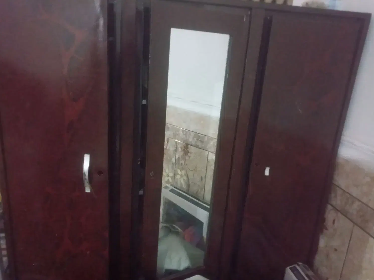 سلام کمد فروشی سک معاوضه میکنم با یک سک دیکه|جاکفشی، کمد، دراور|خاش, |دیوار