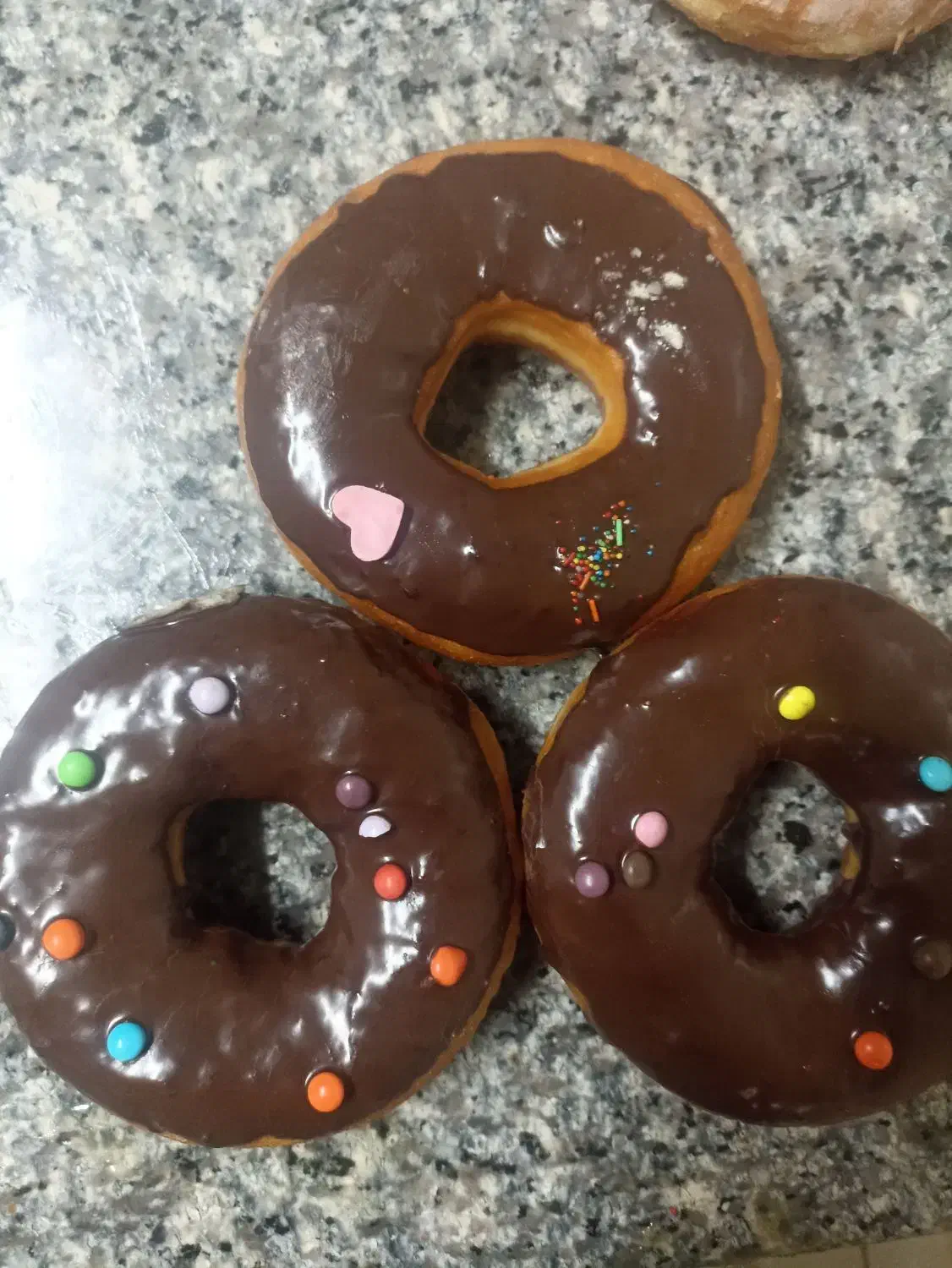 به یک کارگر خانم مسلط ب پخت پیراشکی نیازمندم|استخدام خدمات فروشگاه و رستوران|محمدیه-قزوین, |دیوار