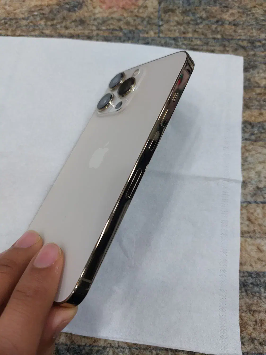 آیفن 13 پرو گلد|موبایل|کرباسک, |دیوار