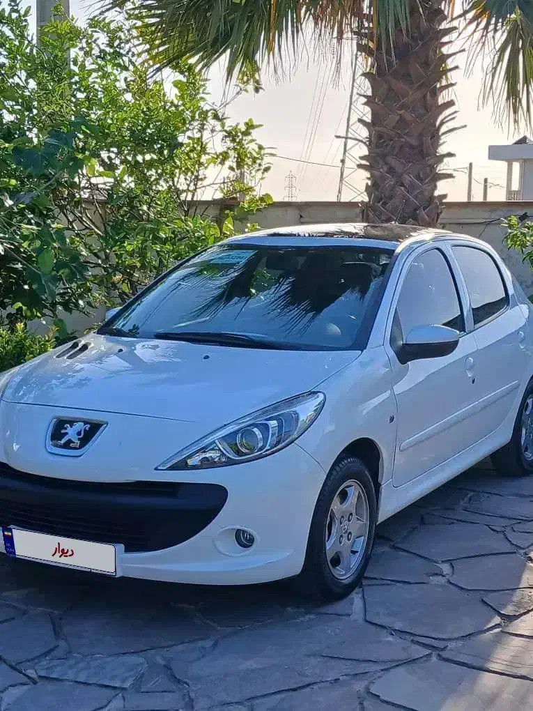 پژو ۲۰۷ پانورما دنده مدل ۱۴۰۱ سفید بیرنگ سالم|خودرو سواری و وانت|هادی شهر, |دیوار