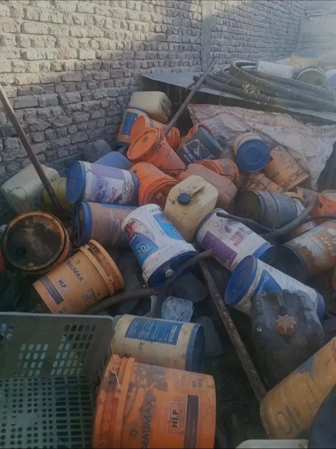 ۲۰ لیتری سطلی ، روغنی و رنگ|ظروف نگهدارنده، پلاستیکی، یک‌بارمصرف|بم, |دیوار