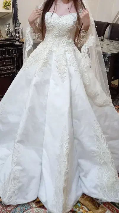 لباس عروس|لباس|صومعه‌سرا, |دیوار