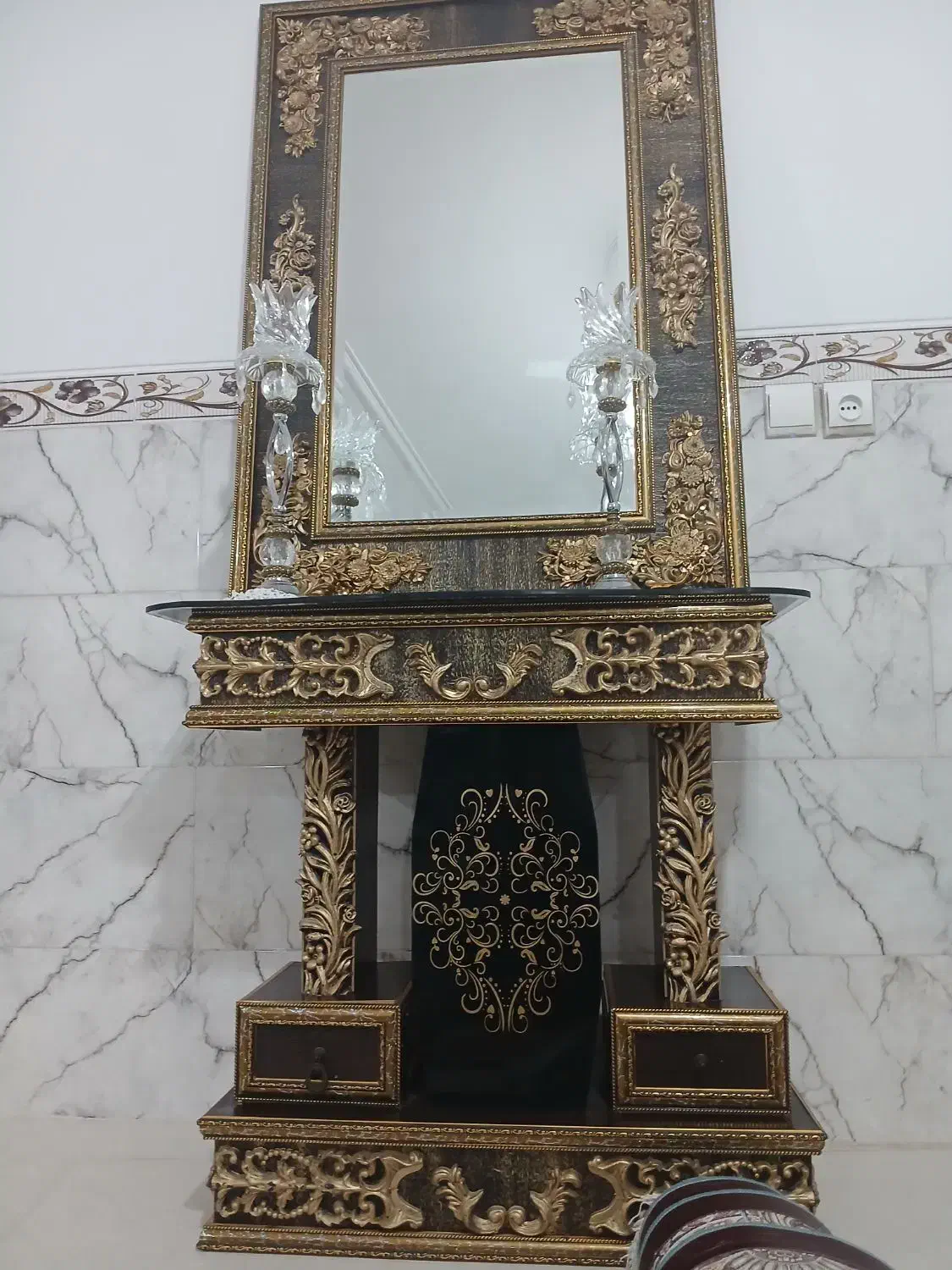 اینه طلایی|آینه|صفادشت, |دیوار