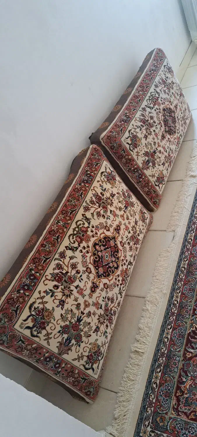 یک جفت پشتی نو|پشتی|اراک, |دیوار