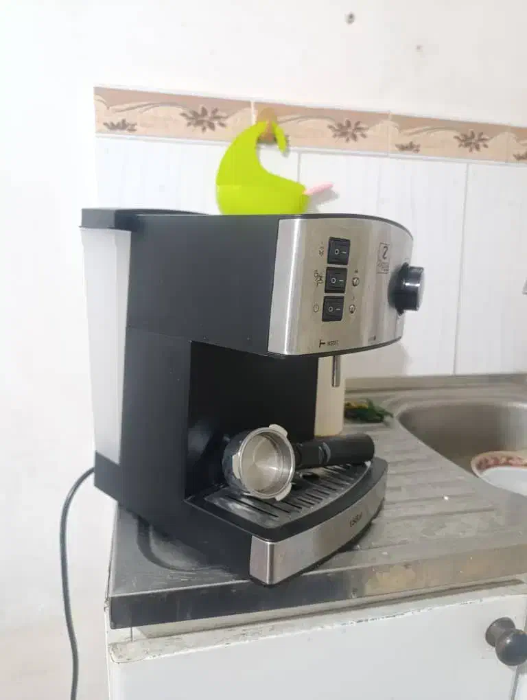 یک عدد دستگاه قهوه ساز|سماور، چایساز، قهوهساز|میاندوآب, |دیوار