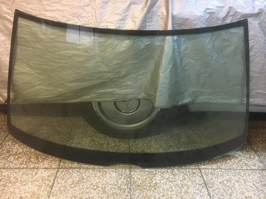 لوازم یدک بنز  شیشه جلو اطاق 124|قطعات یدکی و لوازم جانبی|تهران, فلسطین (میدان انقلاب)|دیوار