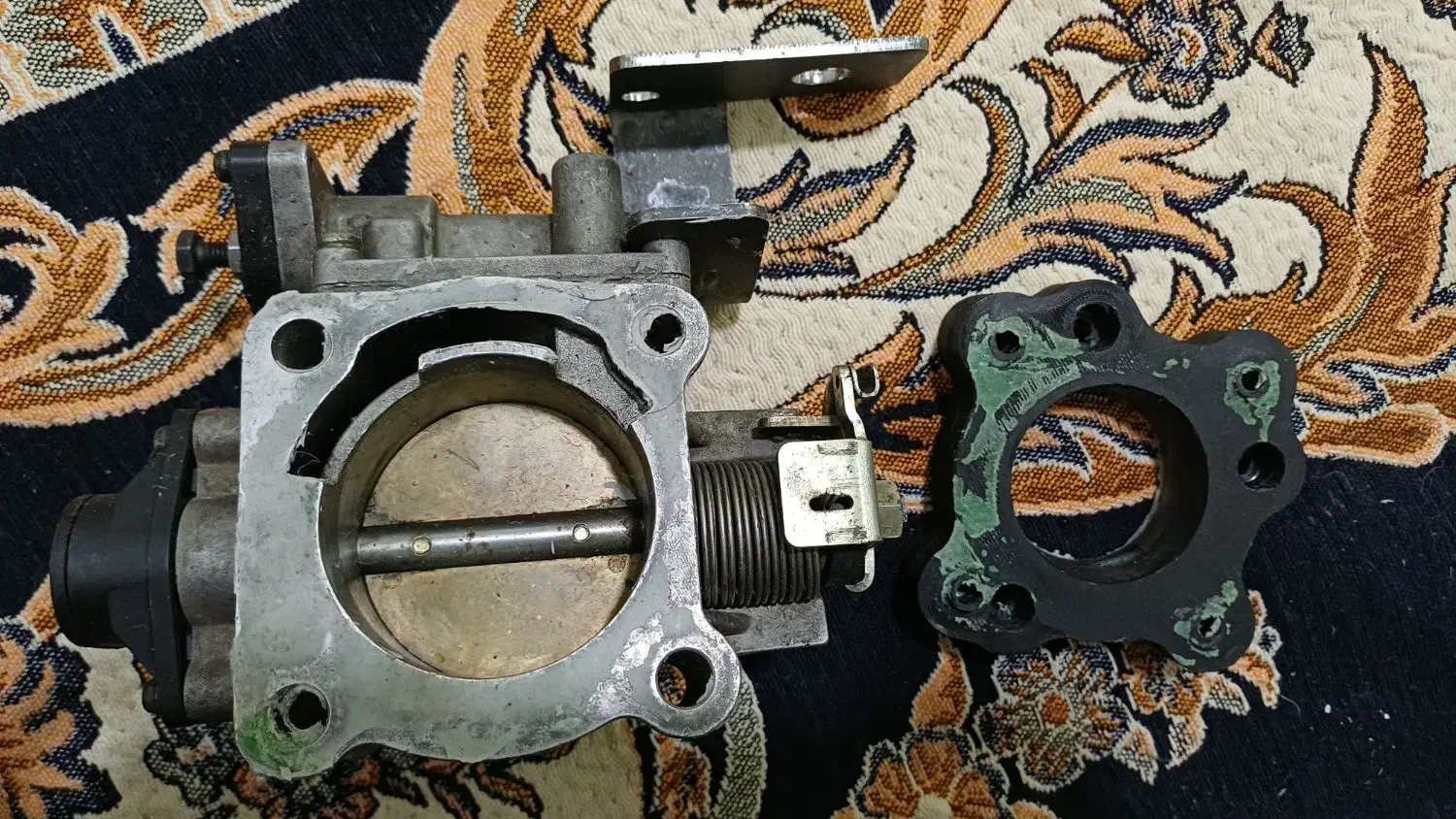 منبع اگزوز hks و دریچه گاز نیسان|قطعات یدکی و لوازم جانبی|ورامین, ورامین|دیوار