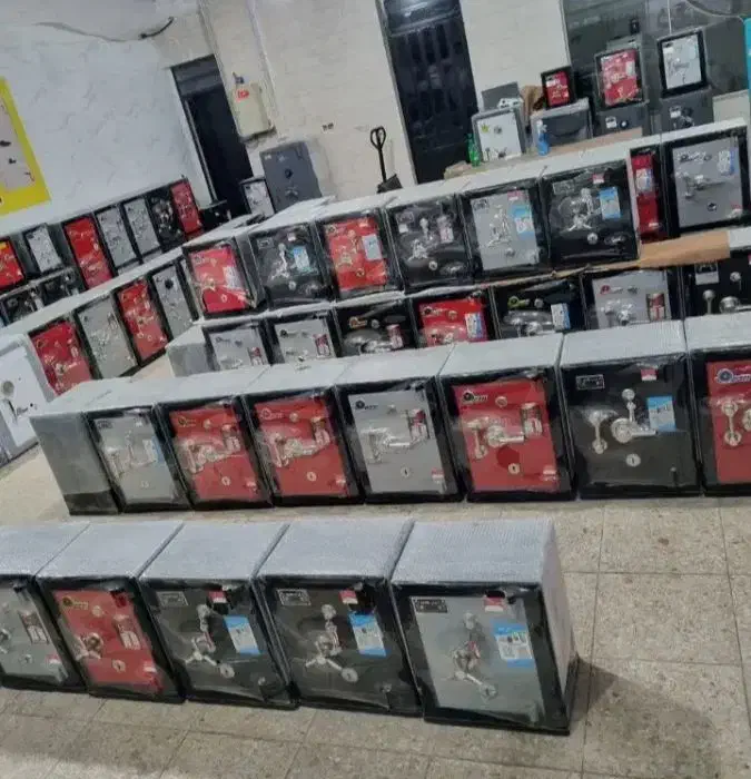 گاوصندوق ۲۵۰kss دفتر کار گاو صندوق خانگی|دفتر کار|مشهد, هفت تیر (آب و برق)|دیوار