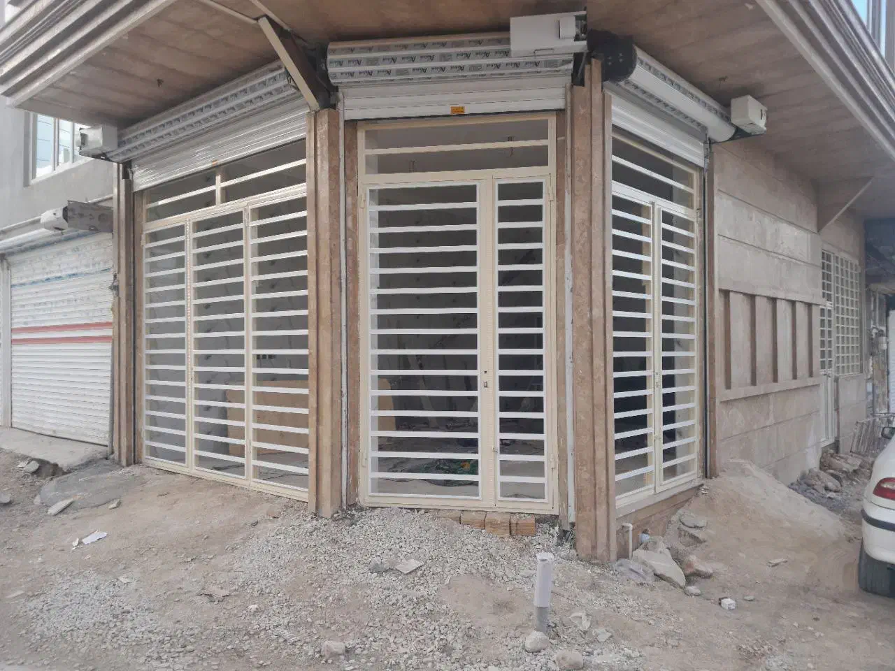 نقاشی ساختمانی دروپنجره|خدمات پیشه و مهارت|اسلامآباد غرب, |دیوار