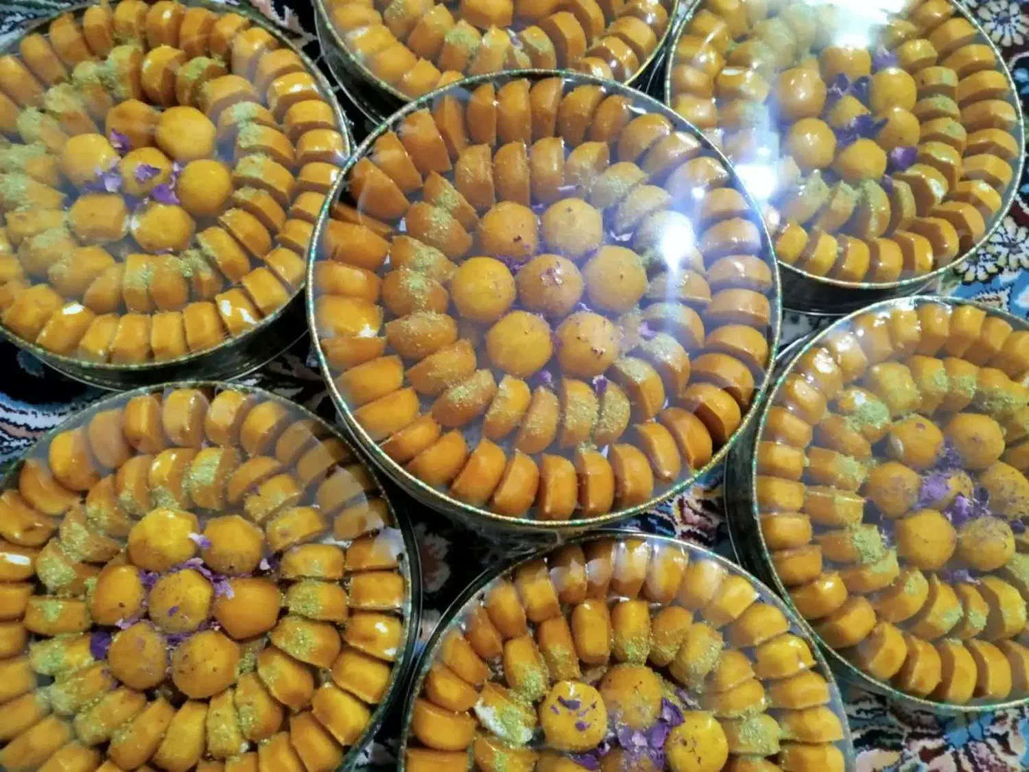 سوهان گزی|خوردنی و آشامیدنی|قم, قلعه کامکار|دیوار