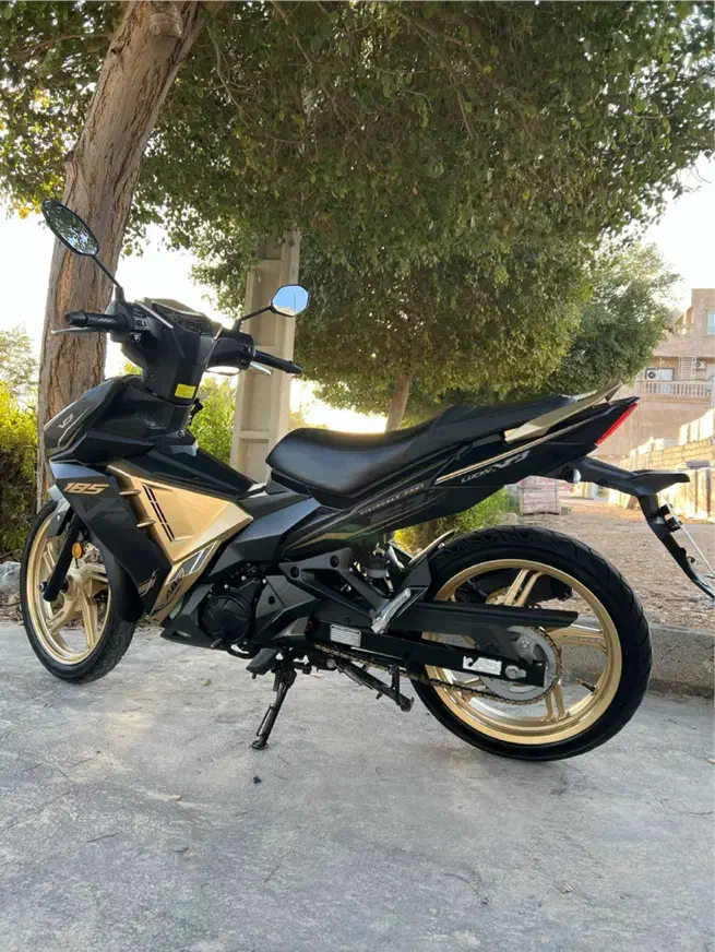 لاکی ۱۸۵vf3|موتورسیکلت|شیراز, عفیفآباد|دیوار