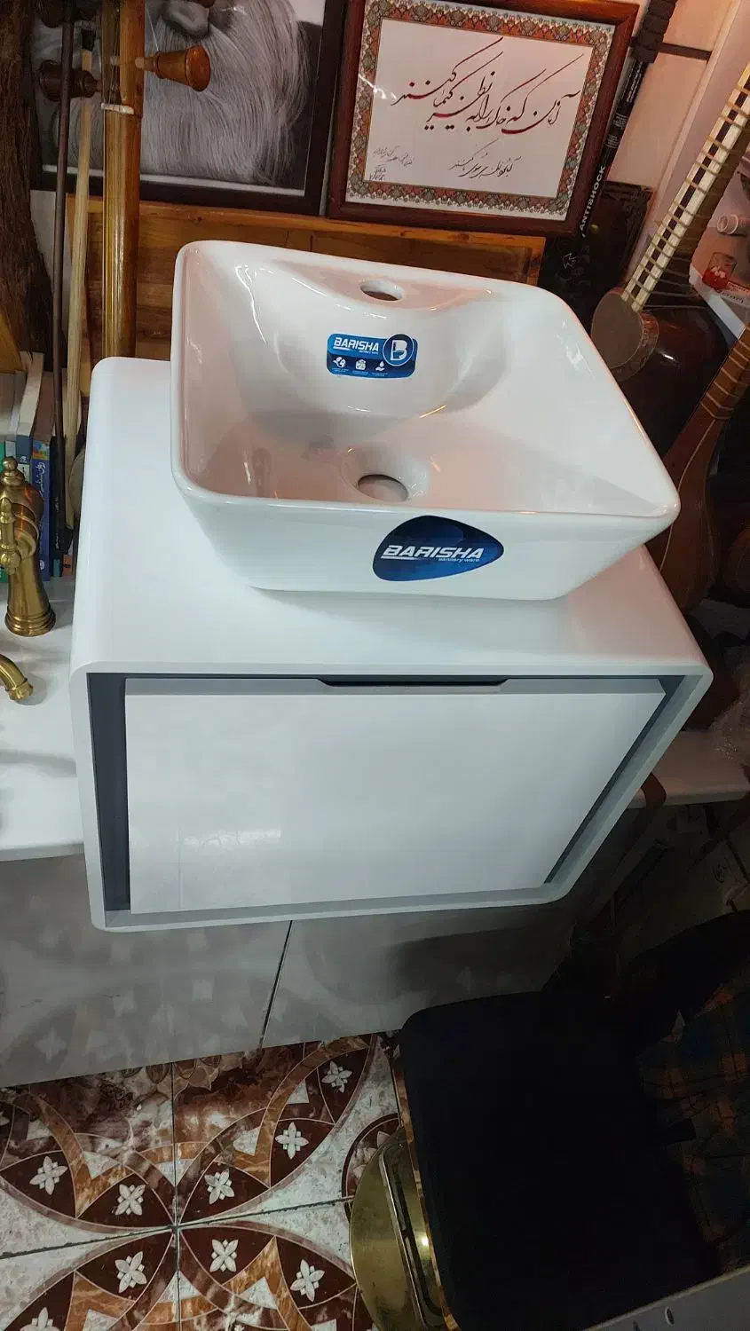 روشویی همراه با اینه باکس(چکی)|لوازم سرویس بهداشتی|ملایر, |دیوار