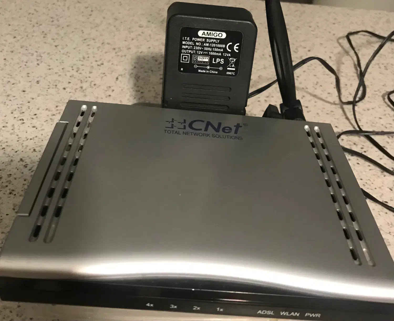 مودم.   Modem Cnet.      ۳۰۰هزار تومان|مودم و تجهیزات شبکه|تهران, شهرک آزمایش|دیوار