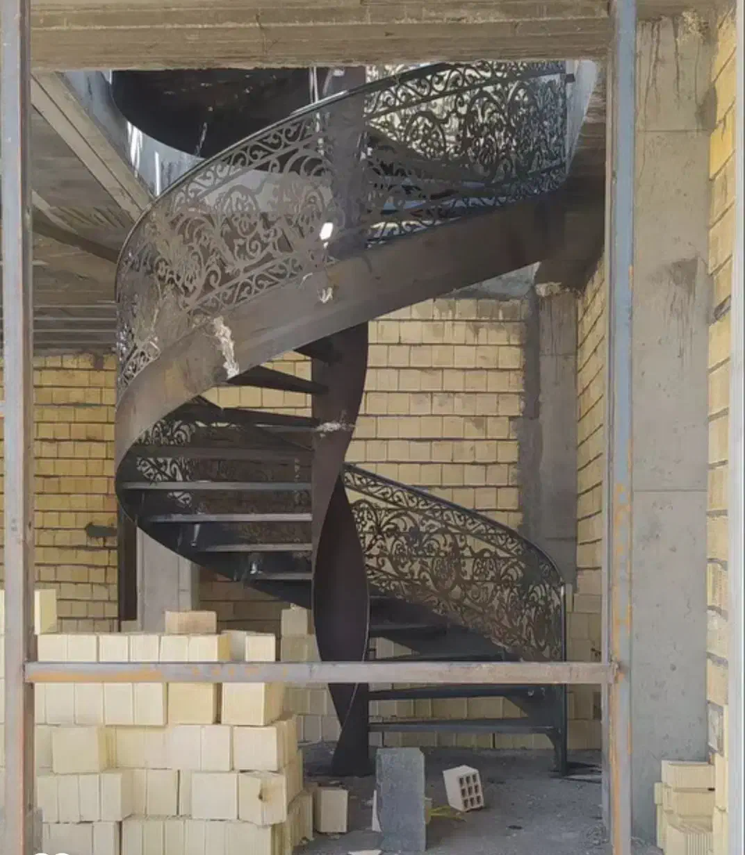 فروش انواع پله ساختمانی وتجاری|خدمات پیشه و مهارت|سبزوار, طبرسی (جعفرآباد)|دیوار