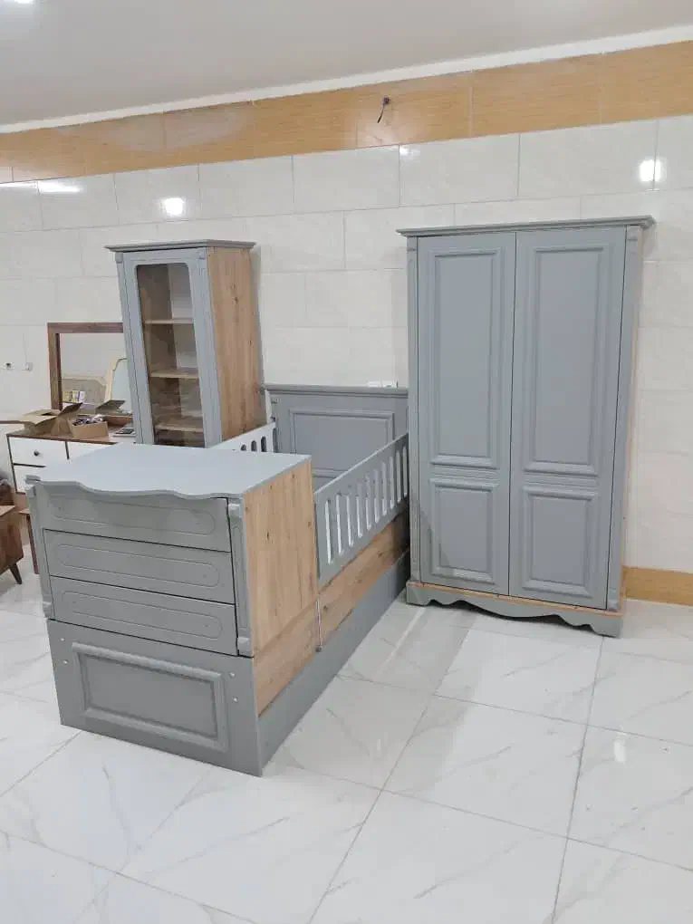 تخت و کمد نوزاد جادار و شیک) قابل ست باهرکاری|اسباب و اثاث بچه|تهران, الهیه|دیوار