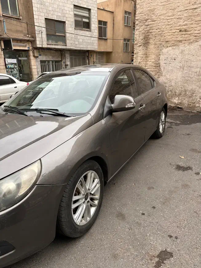 جک j5 اتومات 1800|خودرو سواری و وانت|تهران, حکمت|دیوار