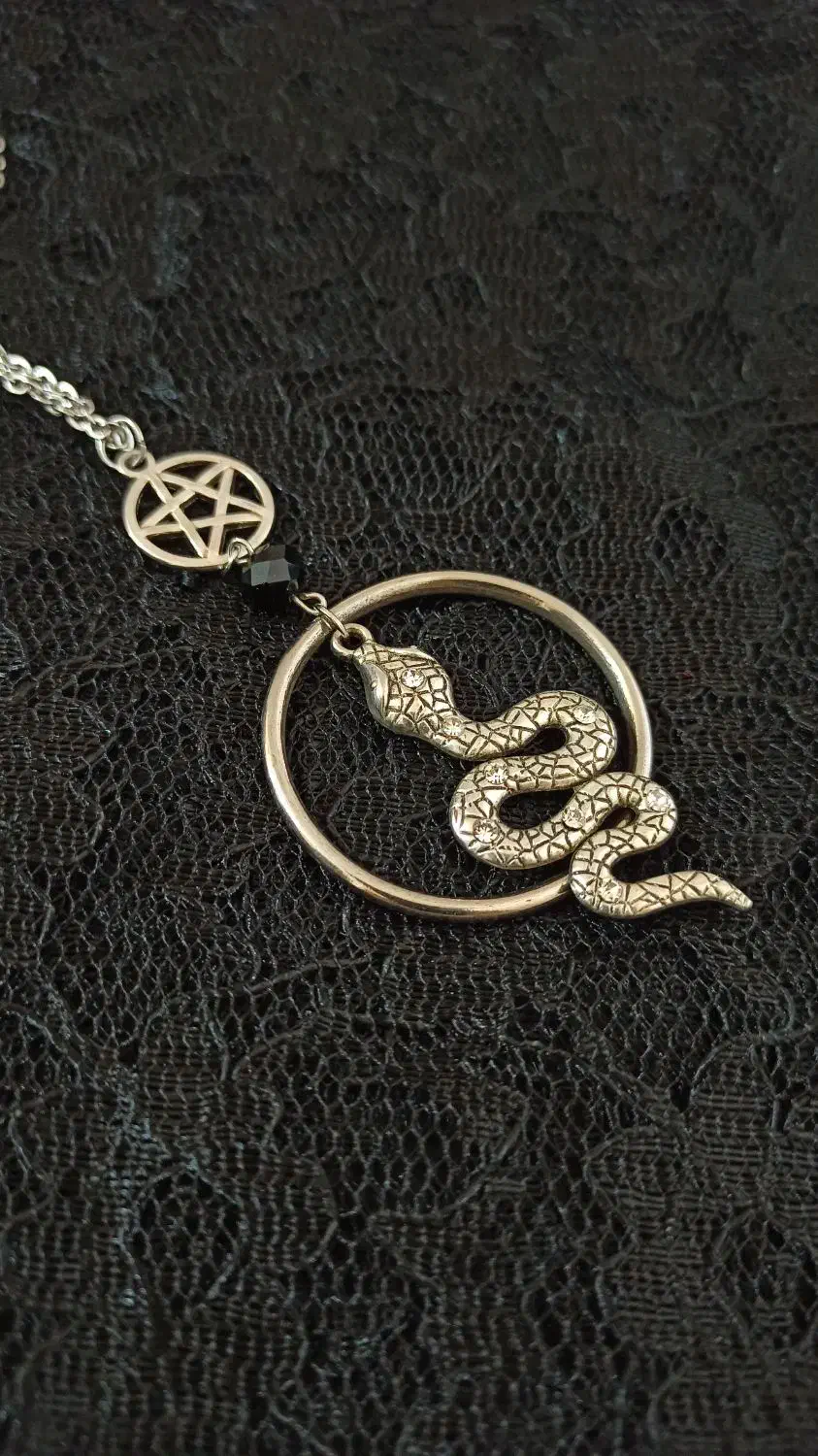 اکسسوری خاص|بدلیجات|شاهین‌شهر, عطار|دیوار