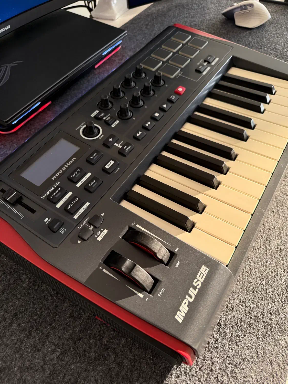 Midi کنترلر حرفه ای novation impulse 25 در حد نو|پیانو، کیبورد، آکاردئون|تهران, بهاران|دیوار