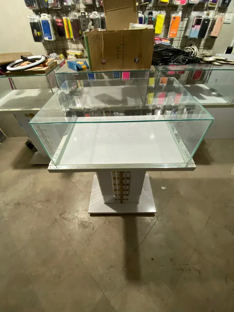 چهار عدد ویترین|بوفه، ویترین، کنسول|یزد, |دیوار