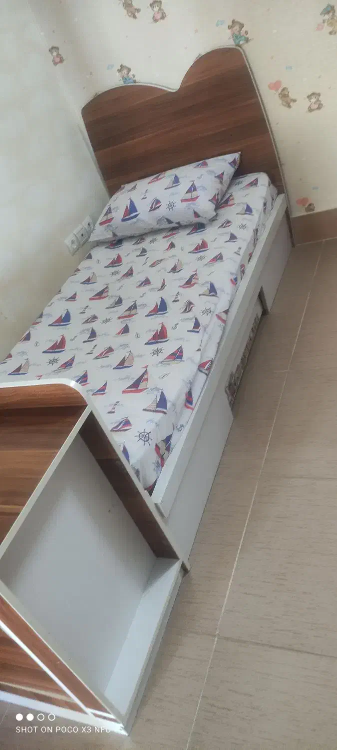 تخت وکمد کودک ونوجوان|تخت و صندلی بچه|بروجرد, |دیوار