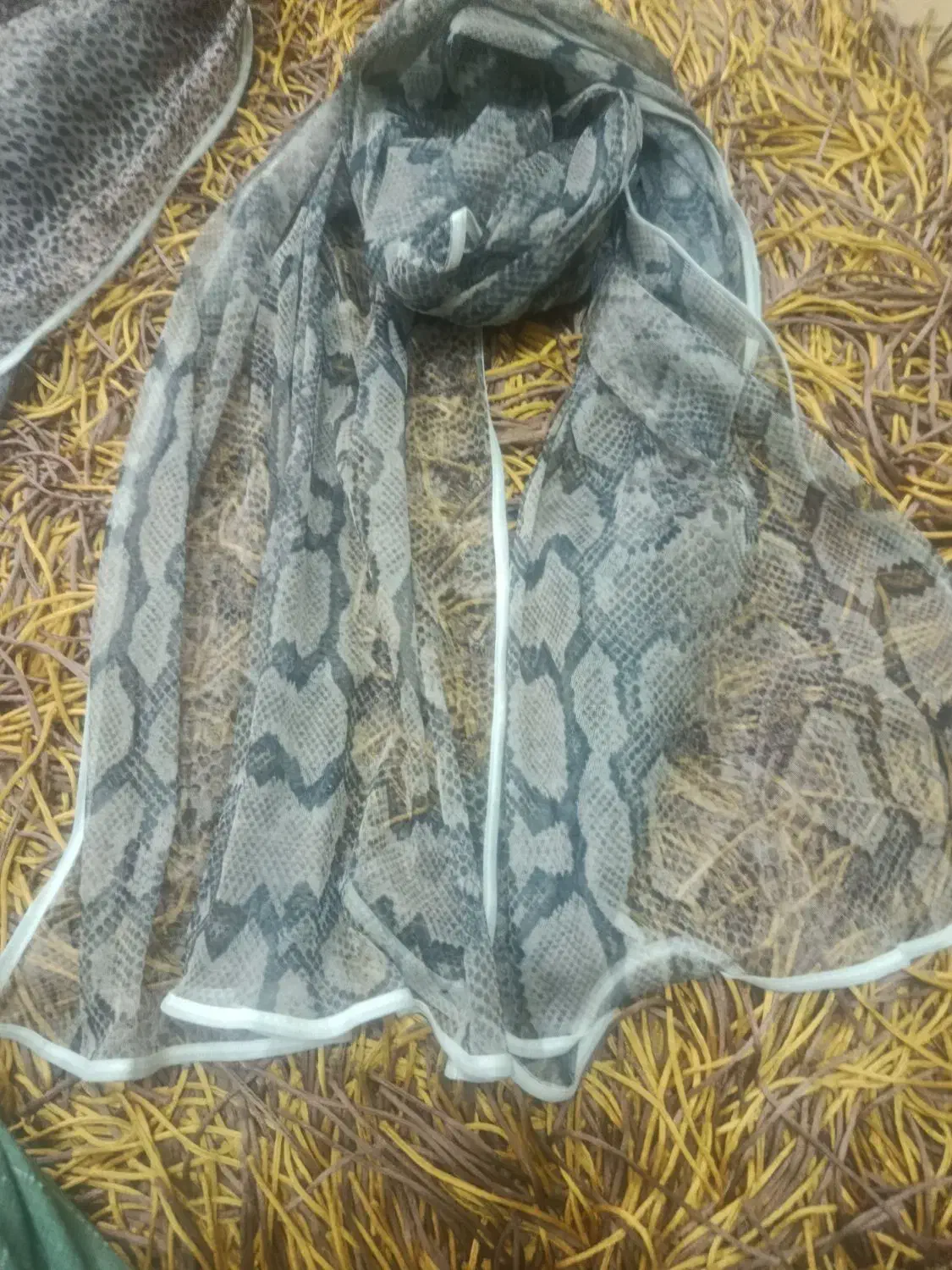 شال|لباس|آبپخش, |دیوار