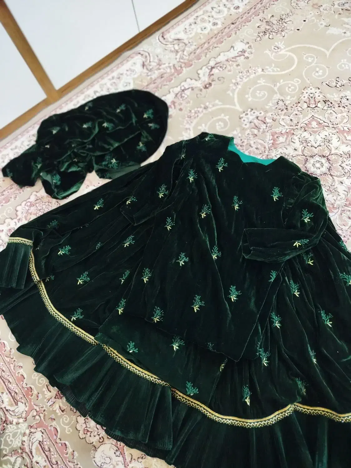 لباس|لباس|یاسوج, |دیوار