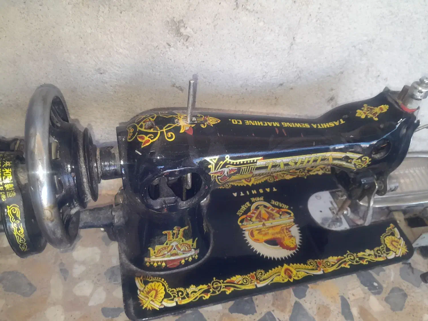 چرخ خیاطی دستی|کلکسیون اشیاء عتیقه|مسجد سلیمان, |دیوار