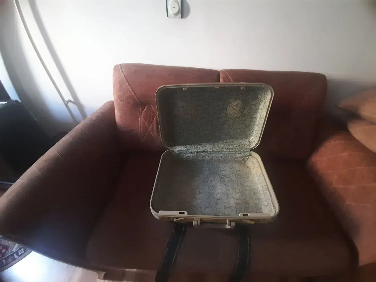 چمدان مسافرتی،رمز دار|کیف، کفش، کمربند|رشت, تازه آباد|دیوار