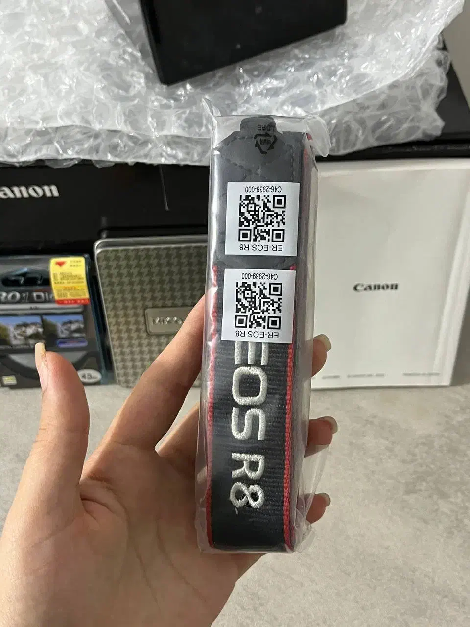 دوربین کنون r8 همراه با لنز کیت|دوربین عکاسی و فیلم‌برداری|هشتگرد, شهرک بعثت|دیوار