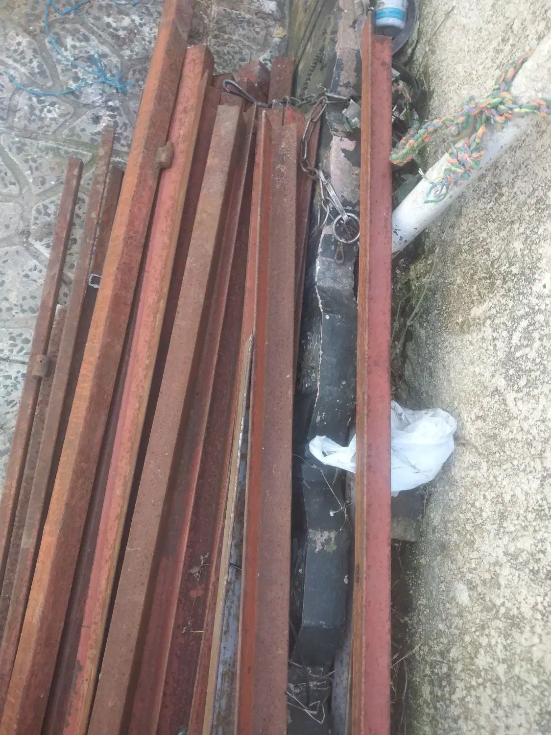 پایه فنس ۲متری|مصالح و تجهیزات ساختمان|سیاهکل, |دیوار