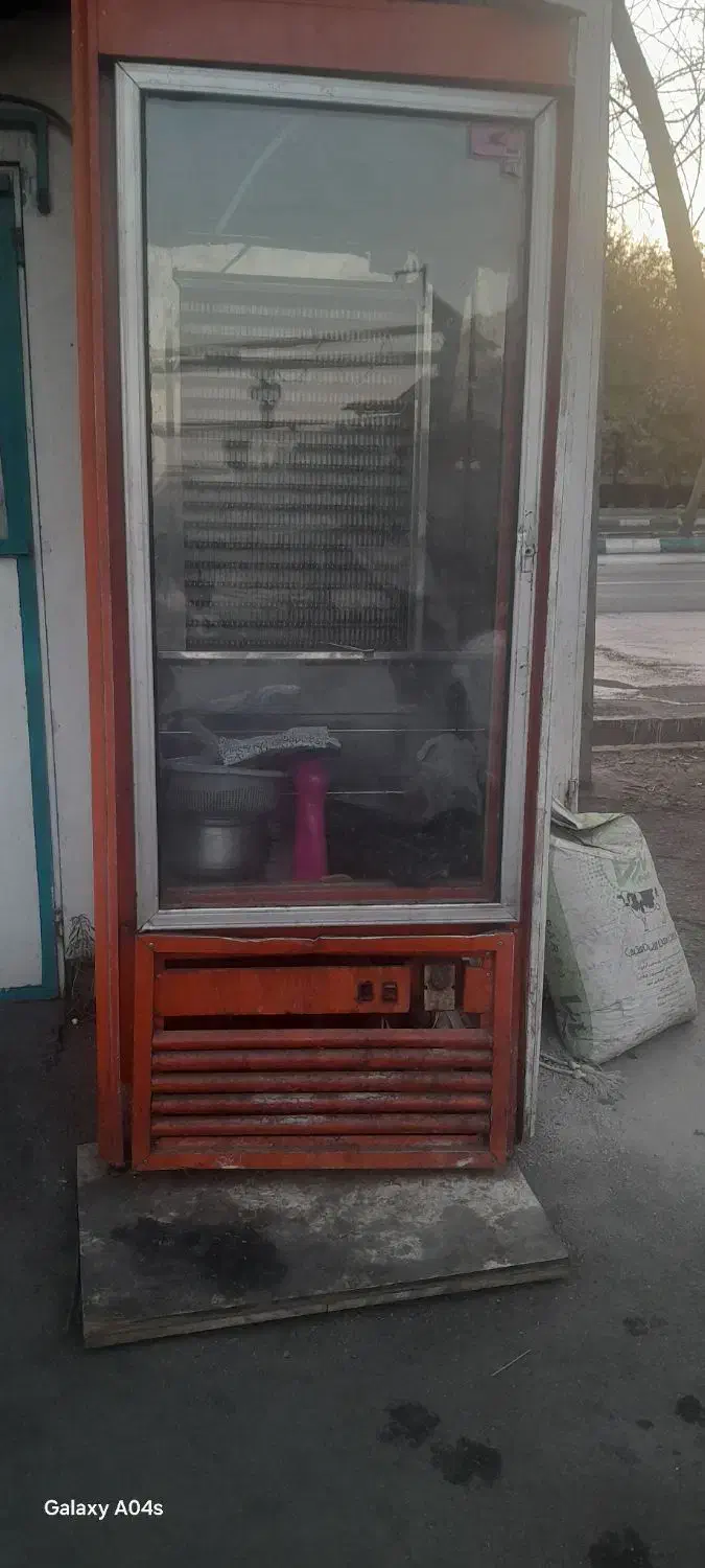 یخچال ایستاده کارکرده تعمیری|یخچال و فریزر|تهران, هفده شهریور|دیوار