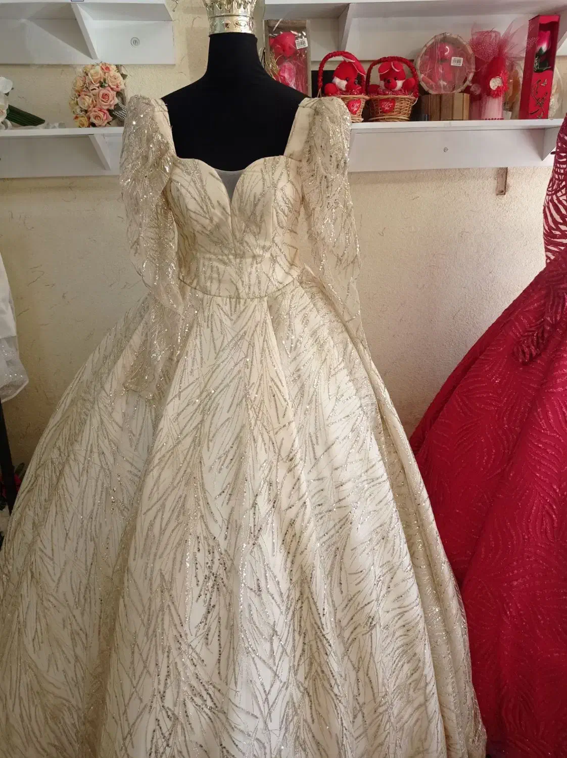 تمامی  اجناس مزون به فروش میرسد به قیمت مناسب|لباس|تایباد, |دیوار