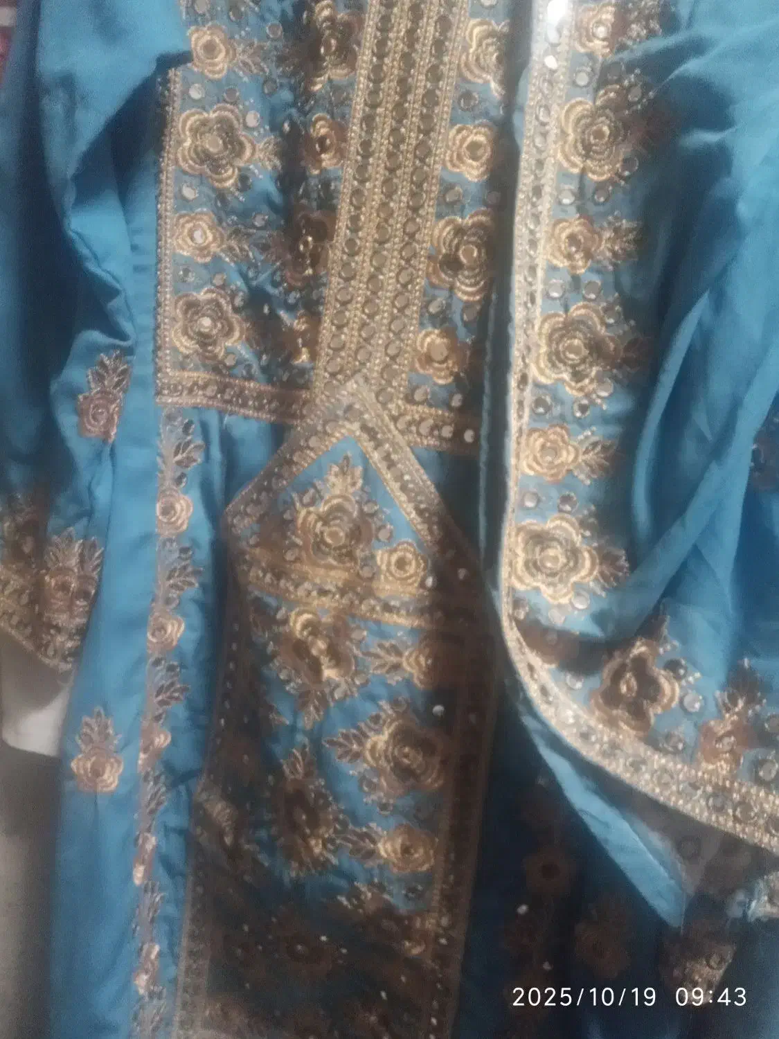 لباس بلوچی|لباس|جزنیک, |دیوار