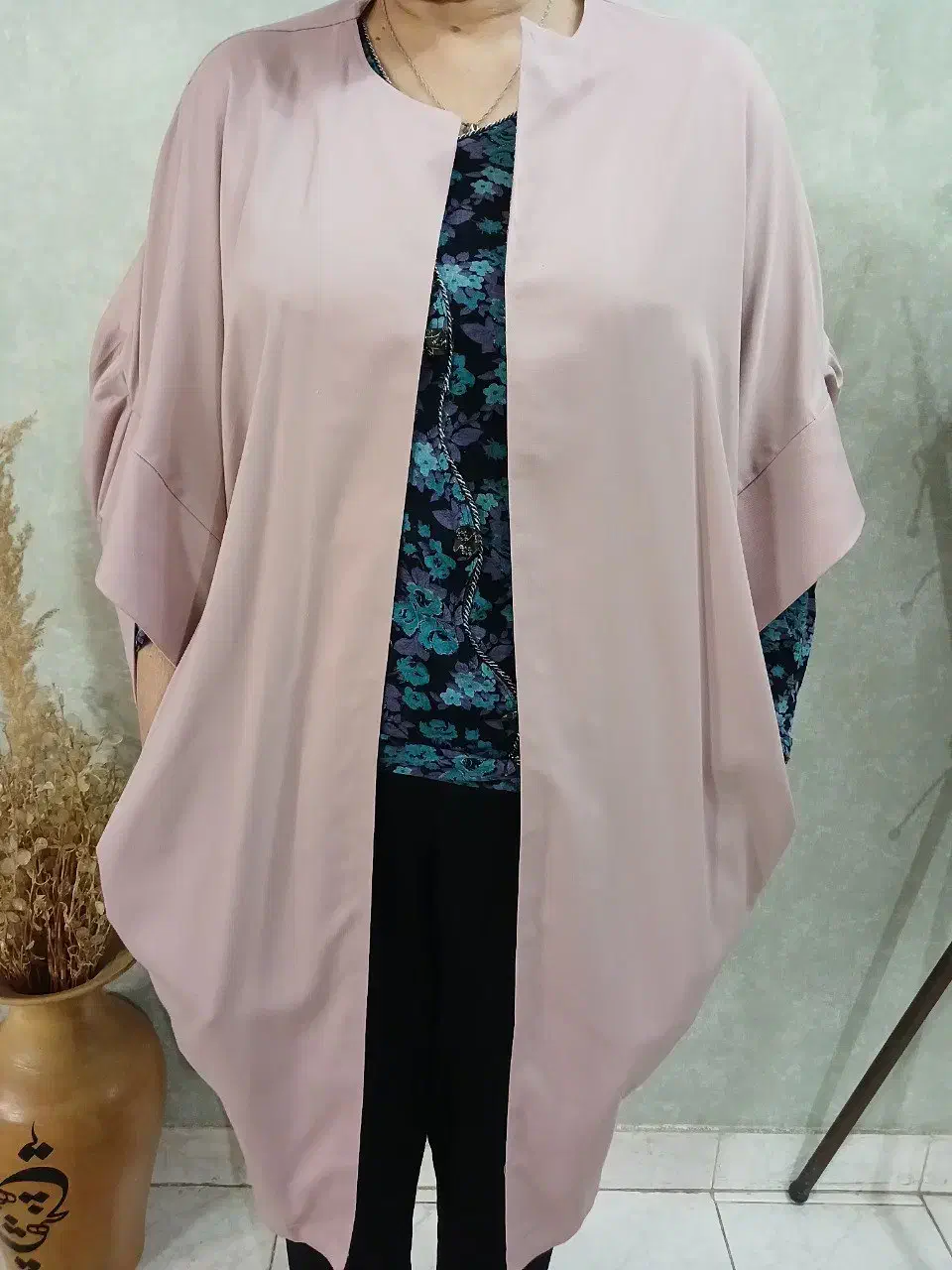 تعدادی مانتو فری سایز و سایز ۳۶|لباس|شیراز, باهنر|دیوار