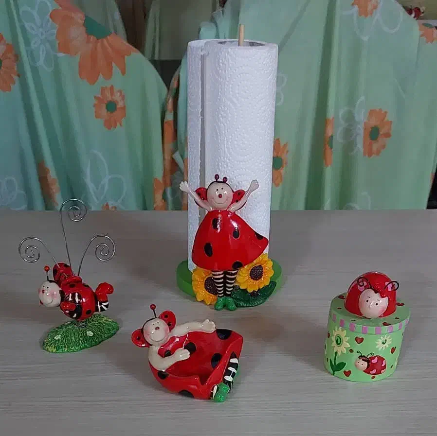 سرویس ۱۲ تکه کفشدوزک خرید از لایف استایل دبی|اسباب و اثاث بچه|کرج, گوهردشت|دیوار