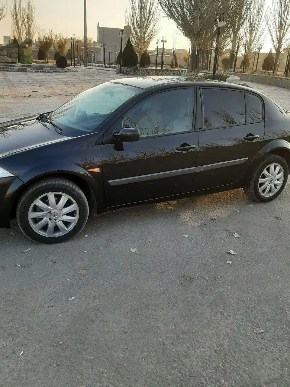 مگان بدنه در حد دوتا هلالی عقب رنگ ما بقی بی رنگ|خودرو سواری و وانت|تبریز, |دیوار