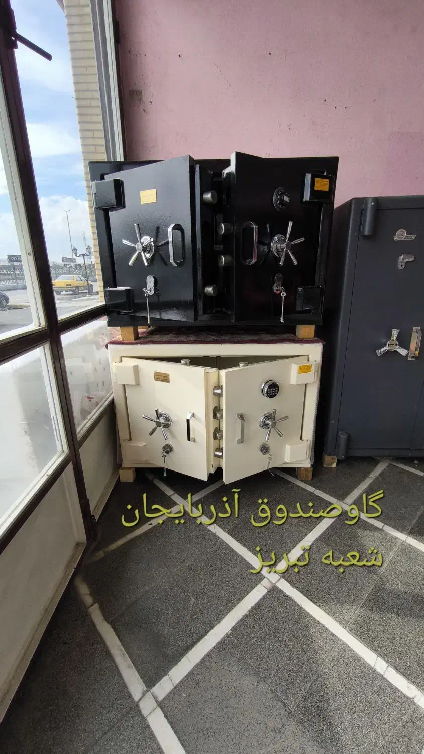 گاوصندوق 120زیرویترینی|ابزارآلات|تبریز, |دیوار