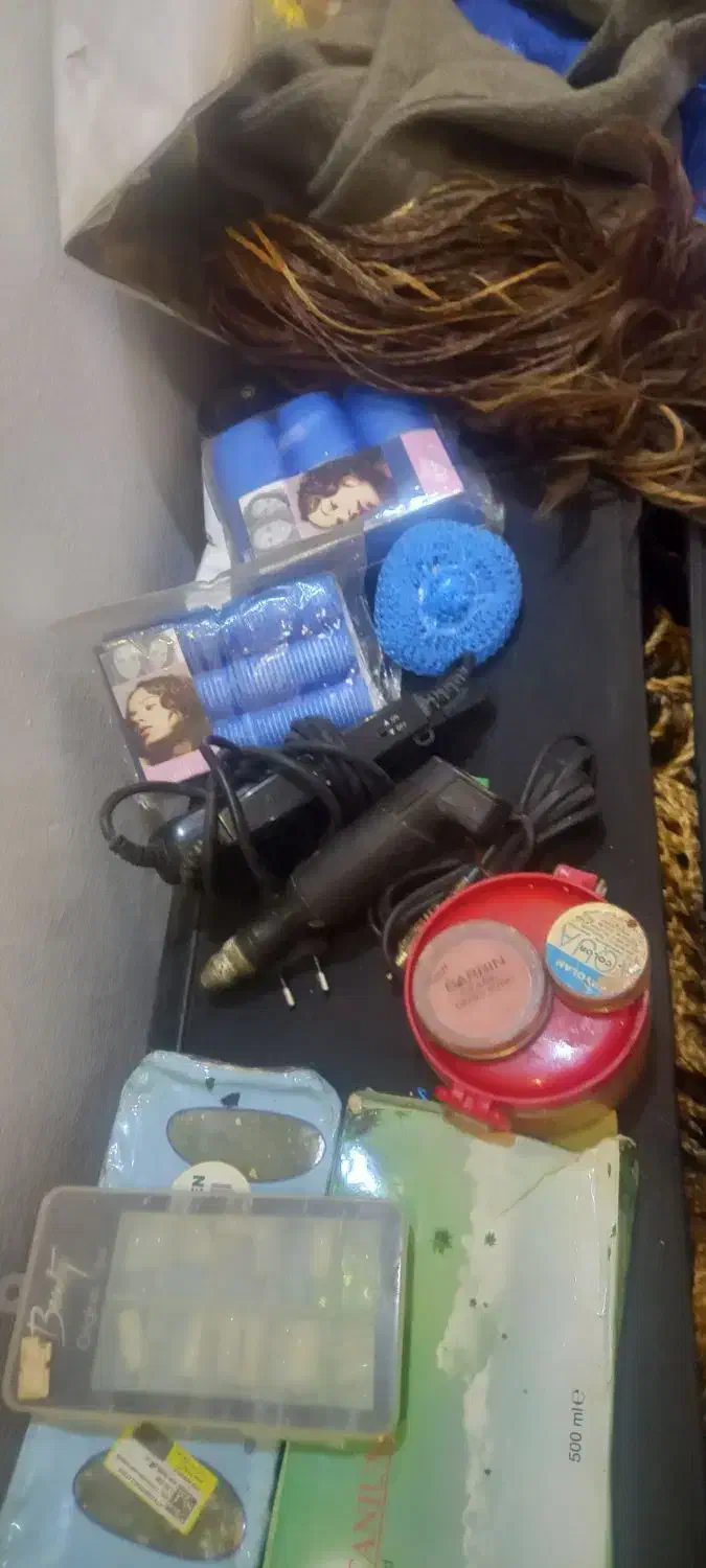 لوازم ارایش و عینک باسوهان برقی|آرایشی، بهداشتی، درمانی|سرخرود, |دیوار