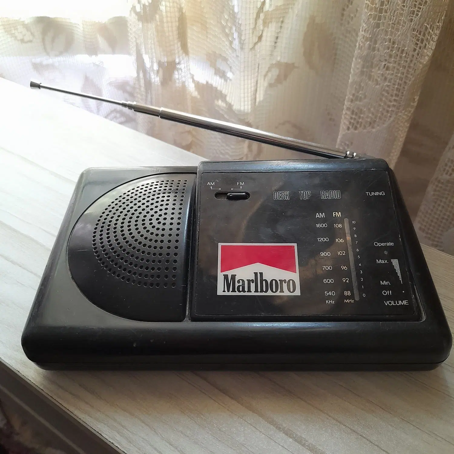 رادیو قدیمی Marlboro دو موج FM AM سالم روشن|کلکسیون اشیاء عتیقه|تهران, امیر بهادر|دیوار